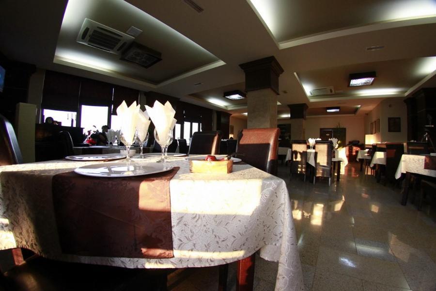Hotel Imperium Suceava Eksteriør billede